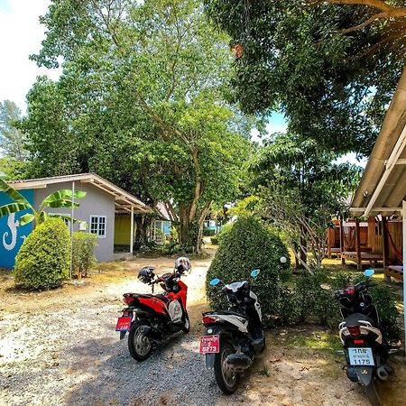 ホテル Colorful Hut パンガン島 エクステリア 写真