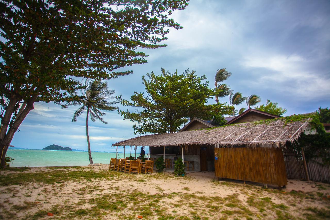 ホテル Colorful Hut パンガン島 エクステリア 写真