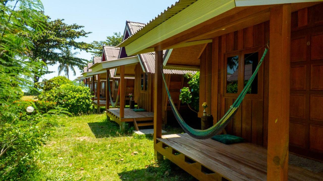 ホテル Colorful Hut パンガン島 エクステリア 写真