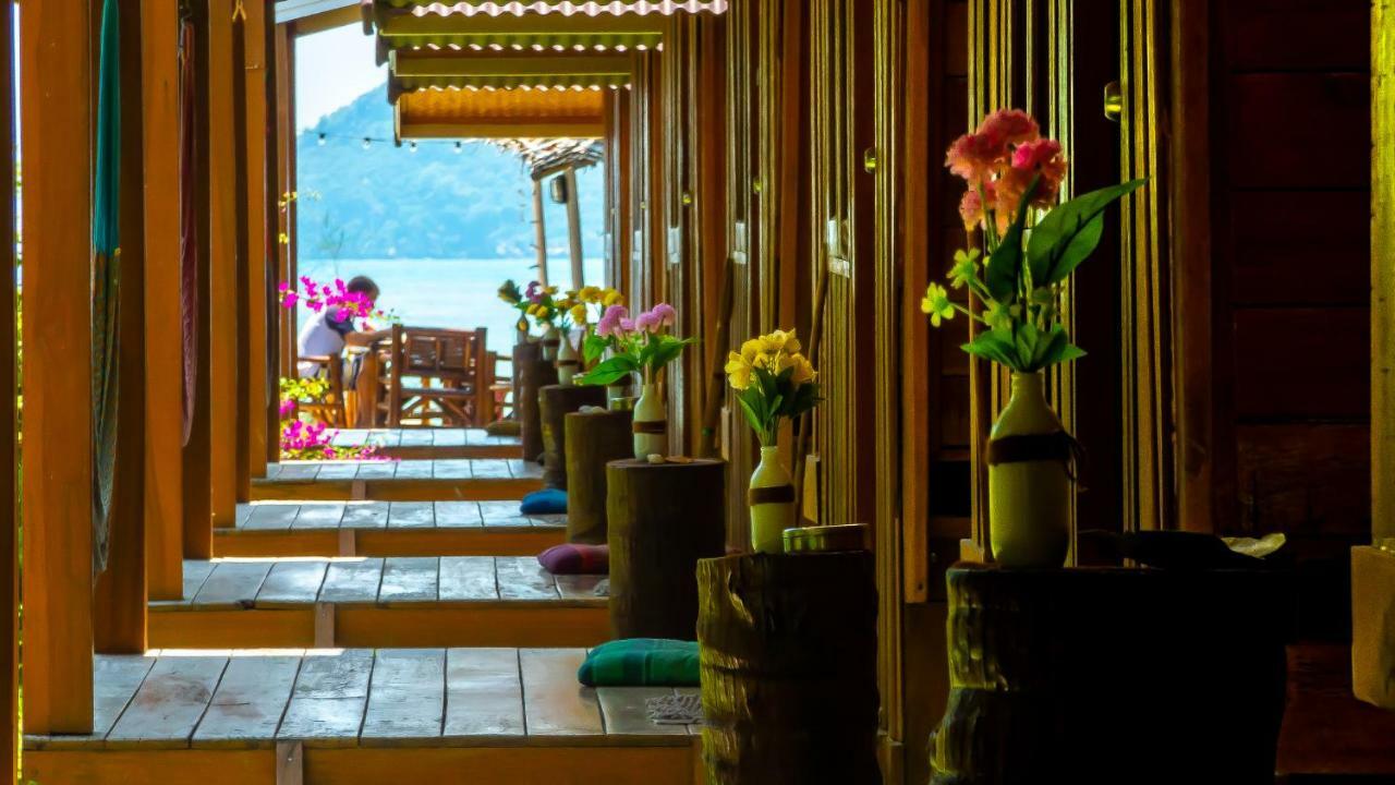 ホテル Colorful Hut パンガン島 エクステリア 写真