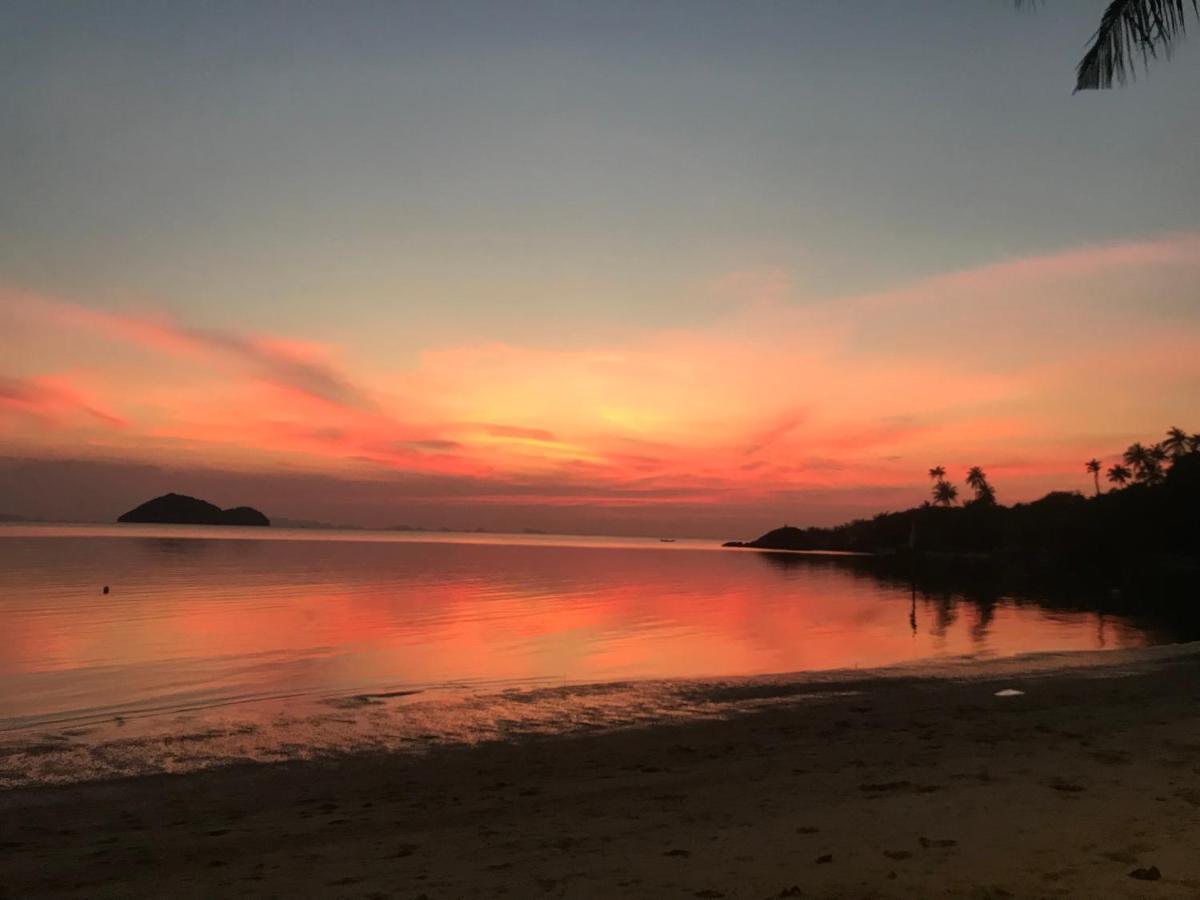 ホテル Colorful Hut パンガン島 エクステリア 写真